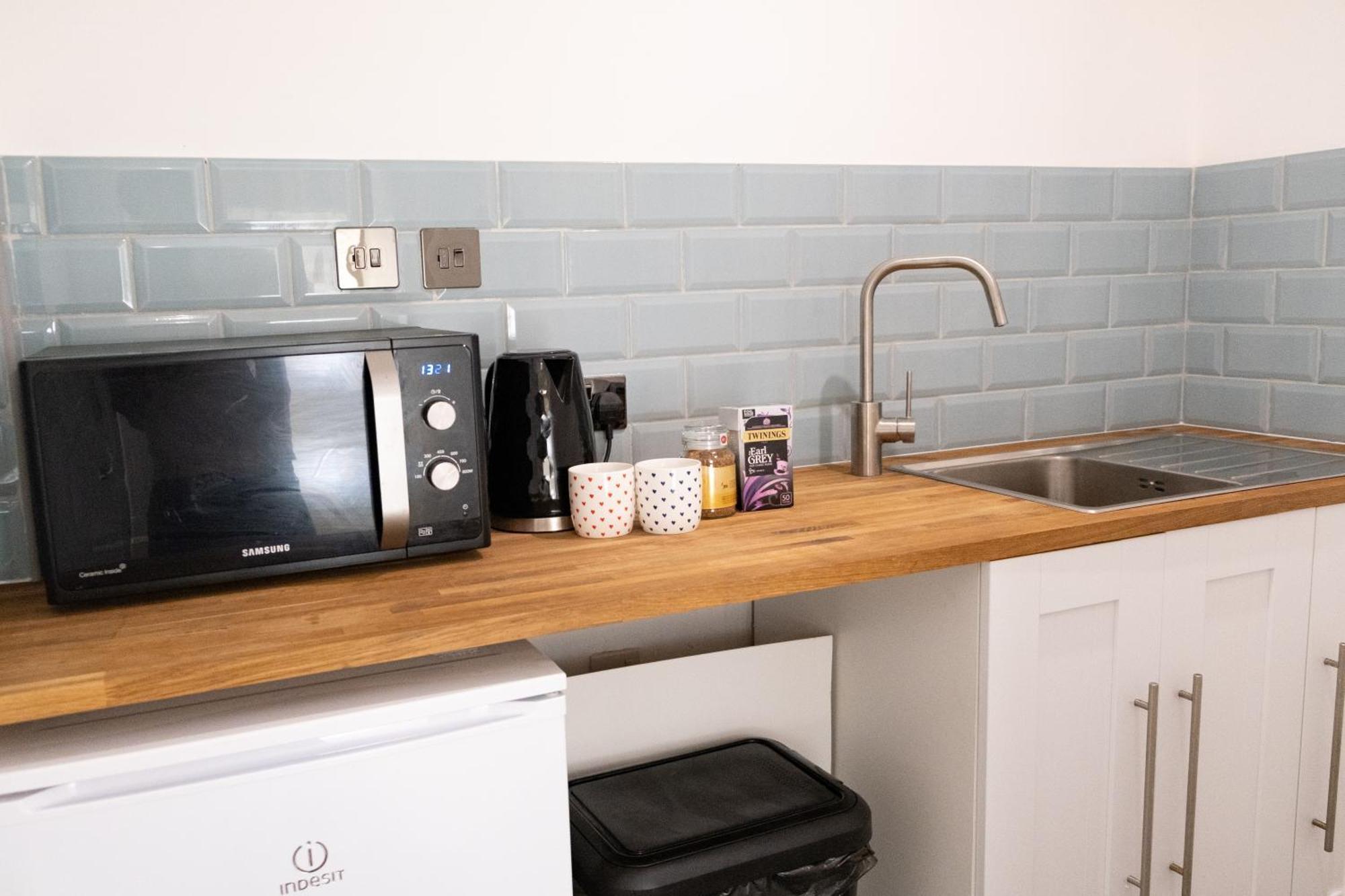 Flat Near Peak District Apartment Mossley Exterior photo